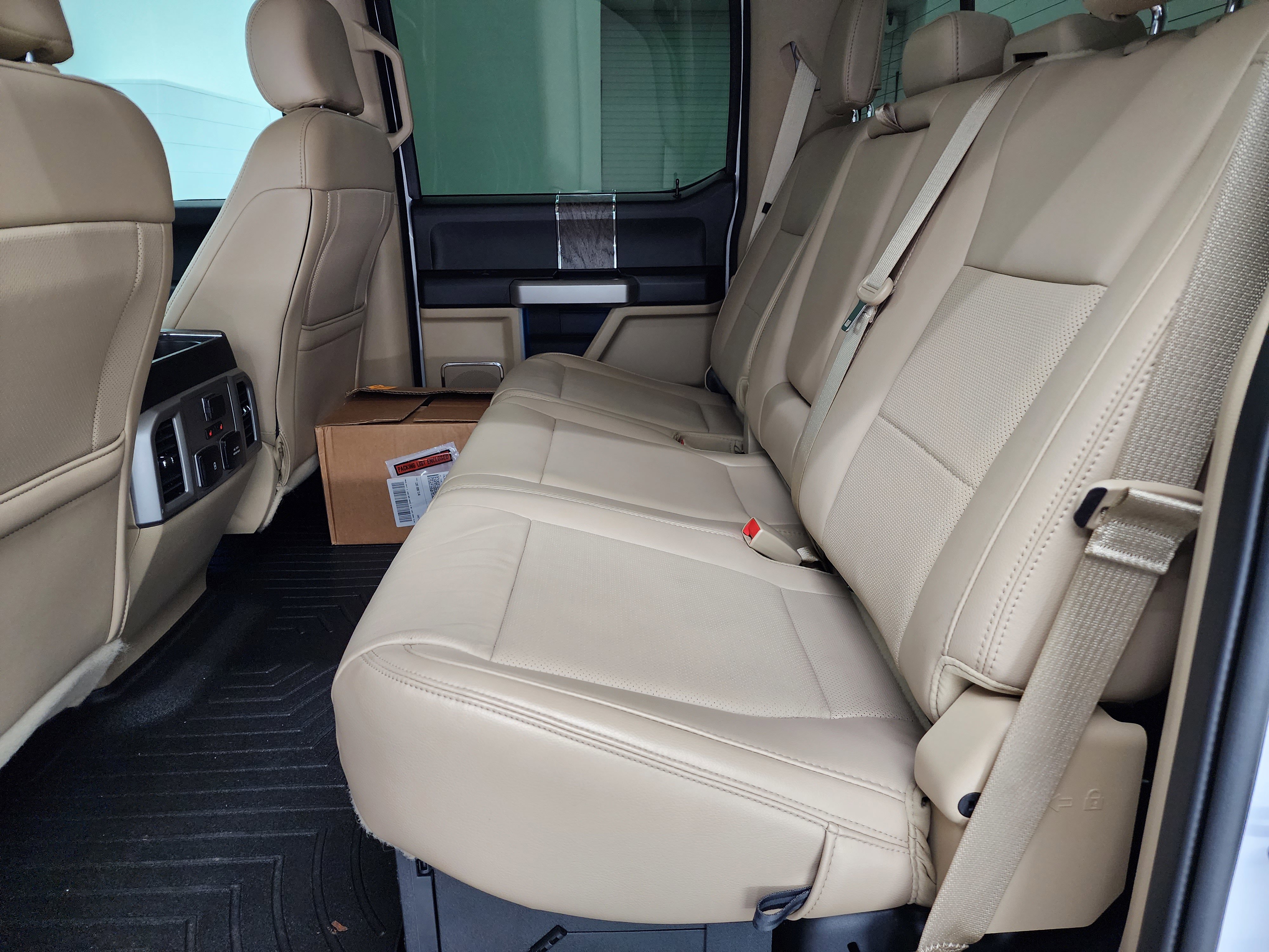 Used 2019 Ford F350 Lariat w/ Lariat Ultimate Package image 9