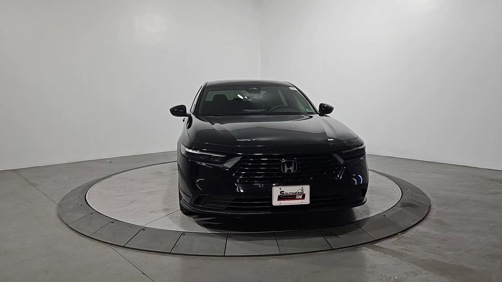 Used 2023 Honda Accord Sport image 8