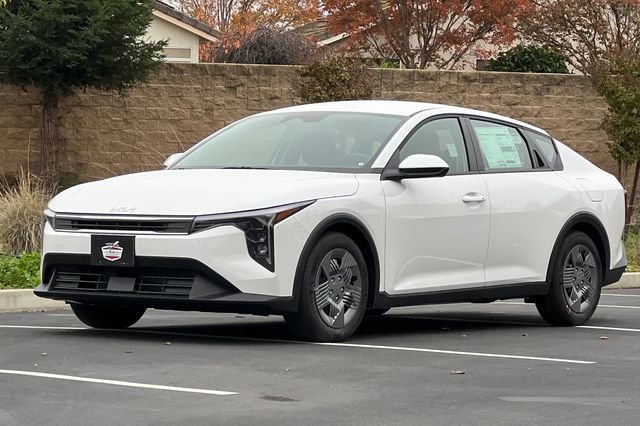 New 2025 Kia K4 LX image 8