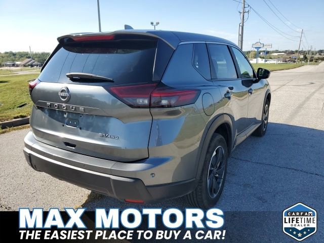 Used 2024 Nissan Rogue SV image 3