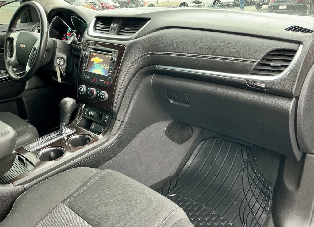 Used 2016 Chevrolet Traverse LT w/ Style and Technology Package image 24