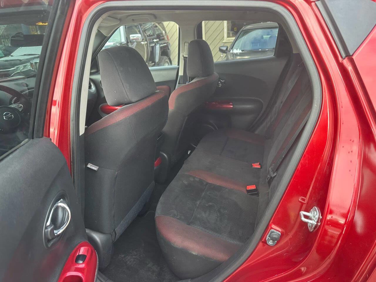 Used 2015 Nissan Juke SV image 30