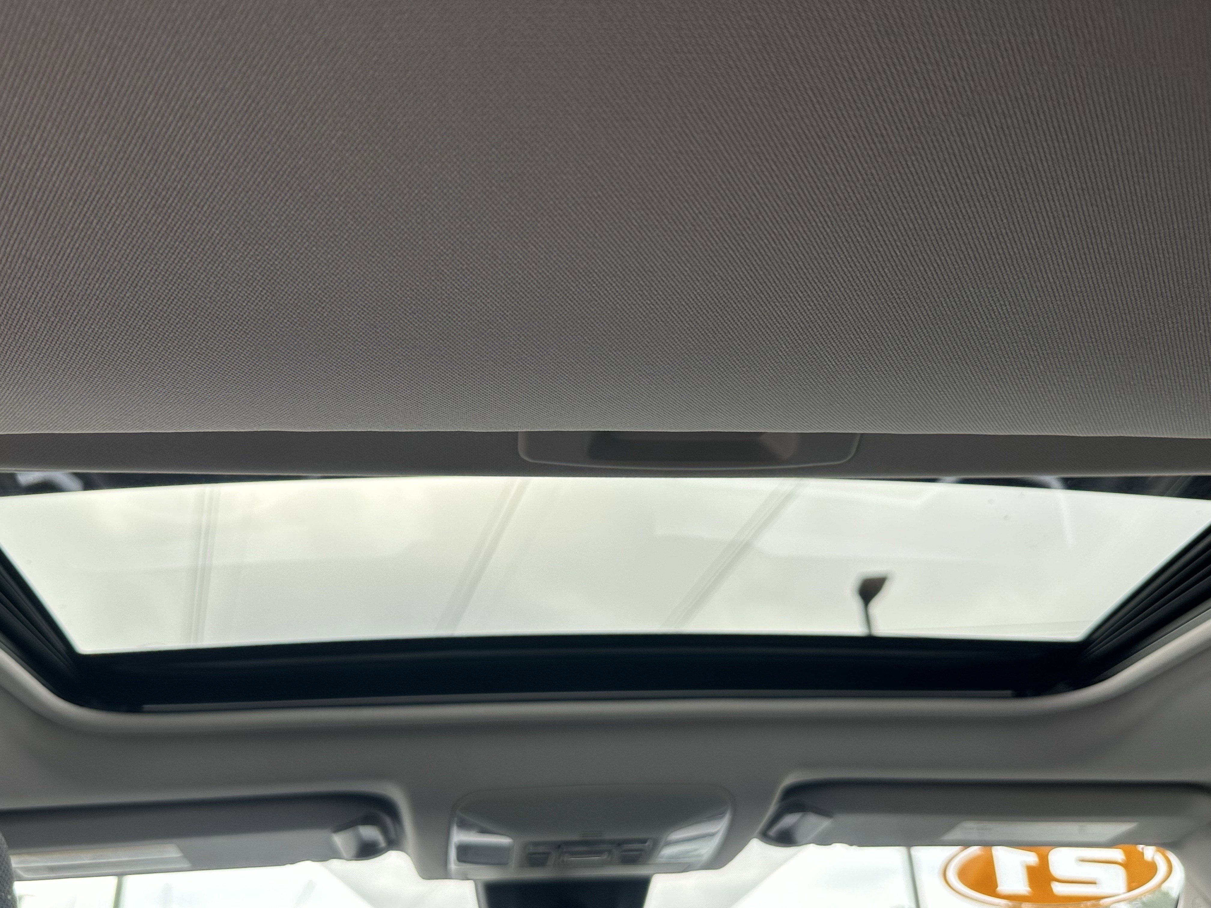 Used 2021 Toyota RAV4 XLE w/ Convenience Package image 23