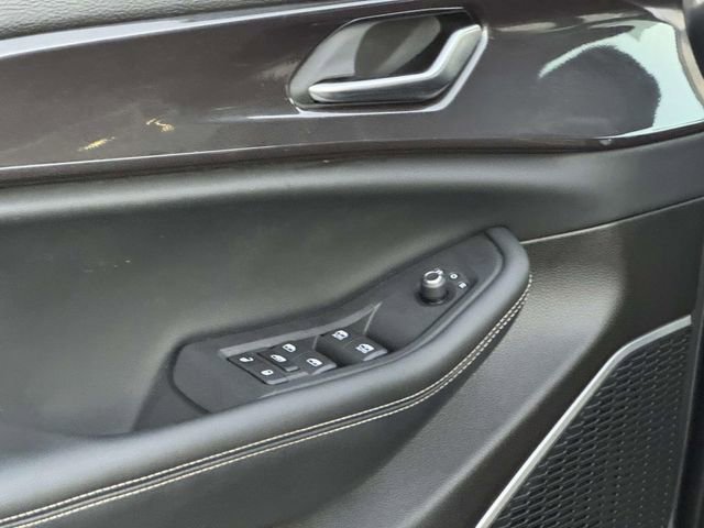 Used 2022 Jeep Grand Cherokee L Laredo image 16