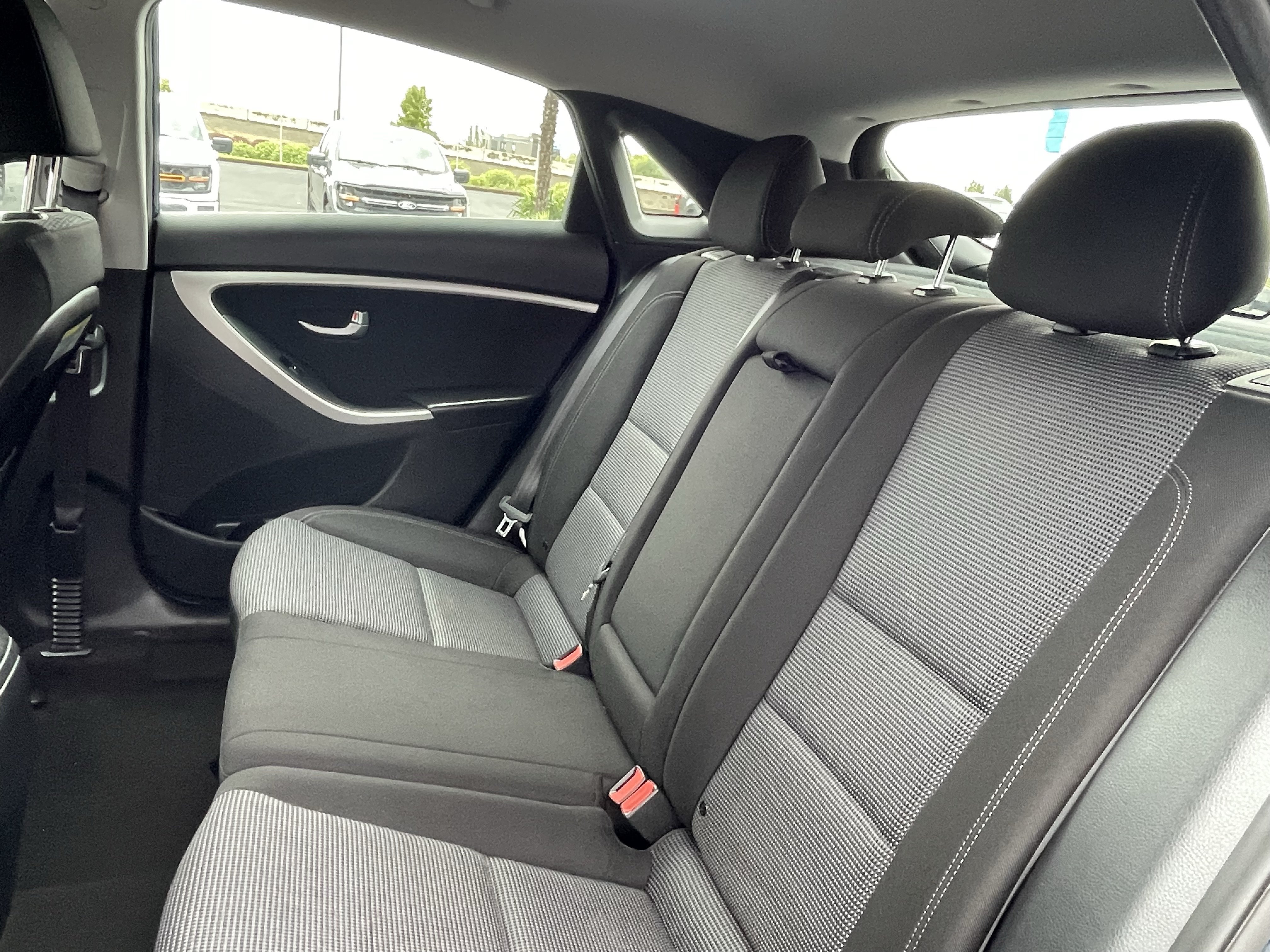Used 2016 Hyundai Elantra GT FWD image 12