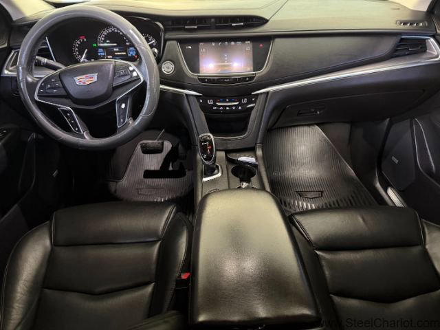 Used 2018 Cadillac XT5 Luxury w/ Driver Awareness Package image 11