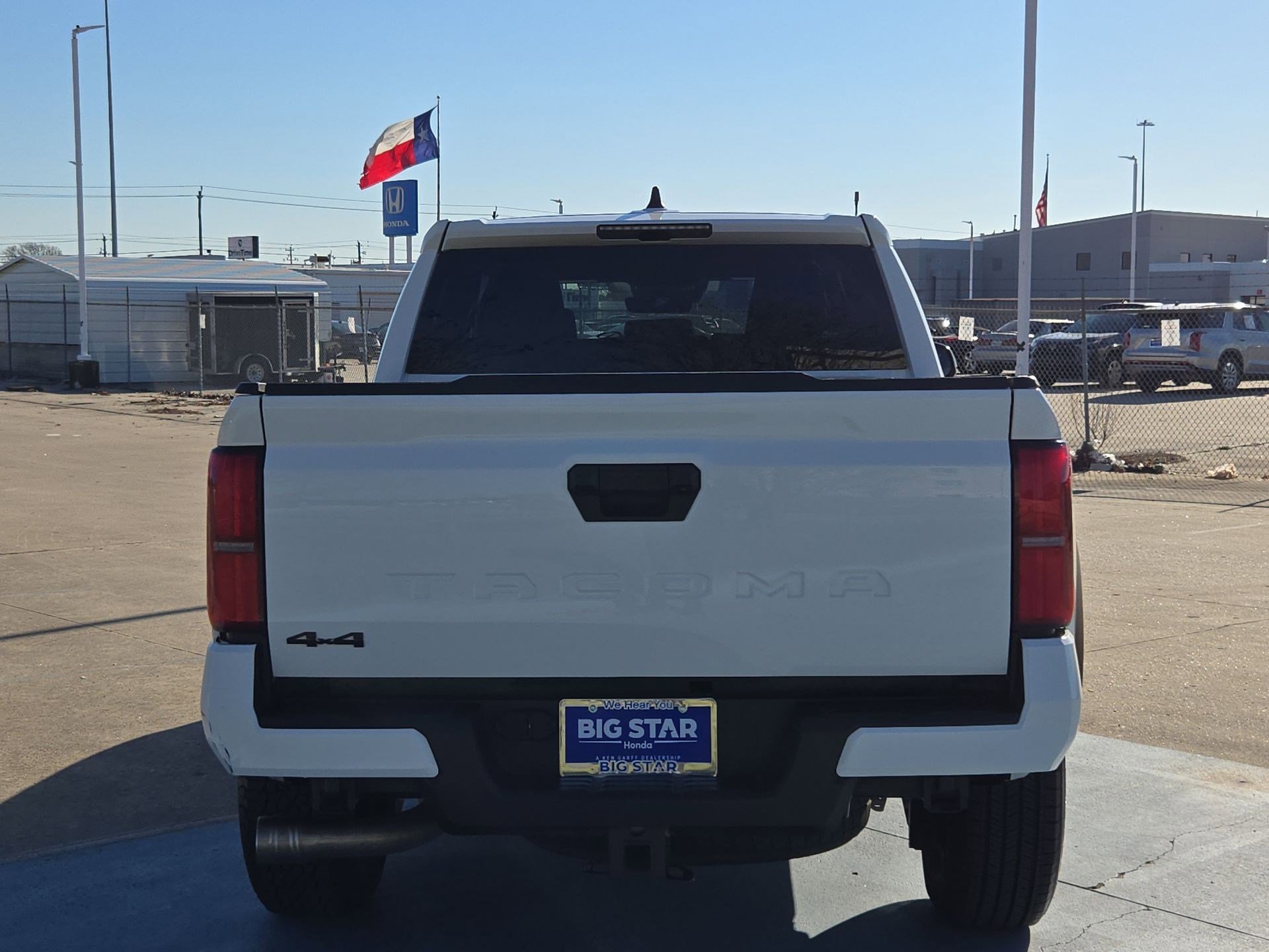 Used 2024 Toyota Tacoma TRD Off-Road image 5