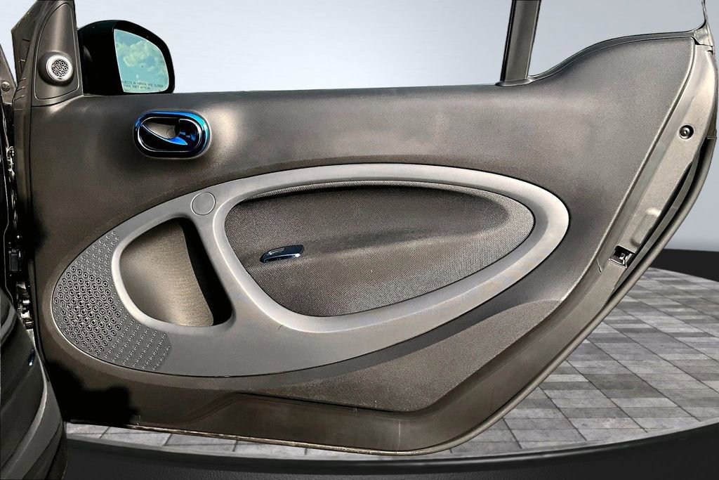 Used 2018 smart fortwo electric drive image 24