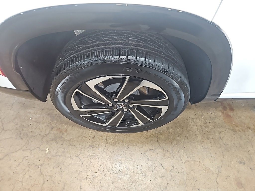 Certified 2025 Buick Enclave Sport Touring image 34