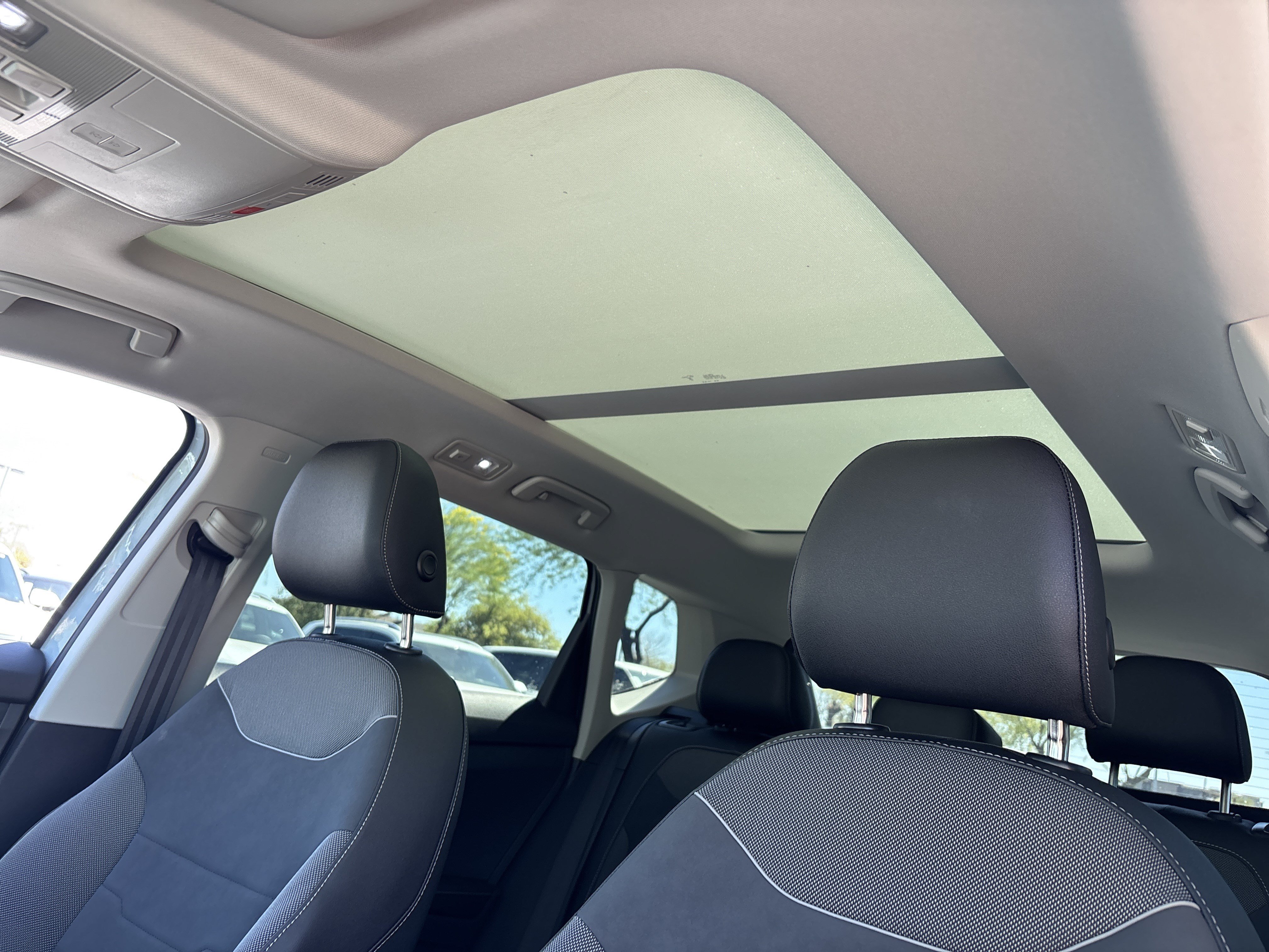 New 2026 Volkswagen Taos SE FWD image 15