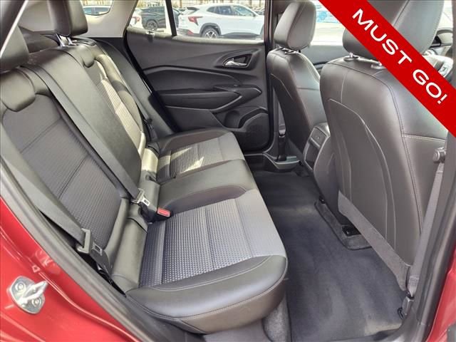 Certified 2024 Chevrolet Trax LT w/ LT Convenience Package image 9