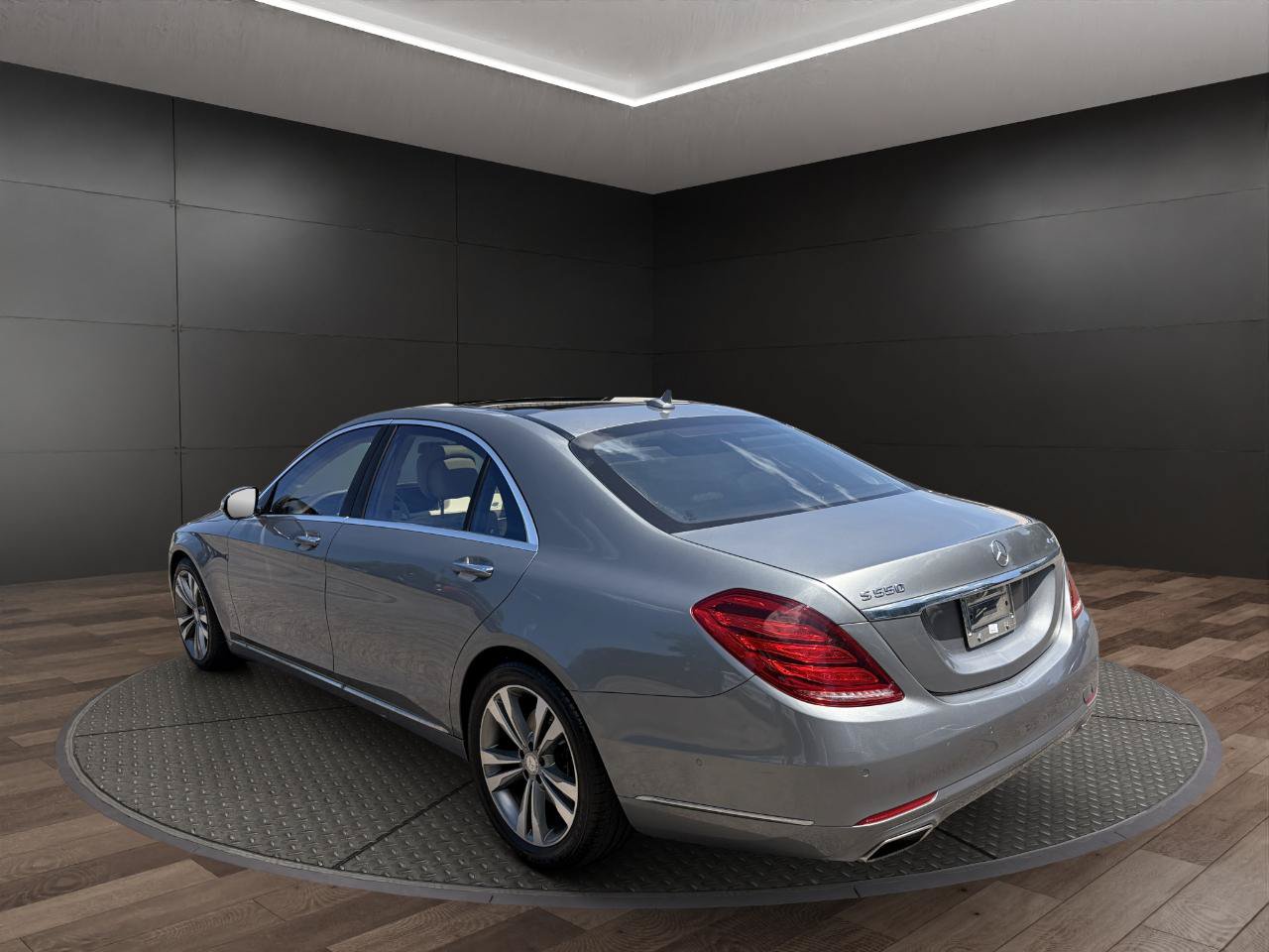 Used 2015 Mercedes-Benz S 550 4MATIC Sedan image 6