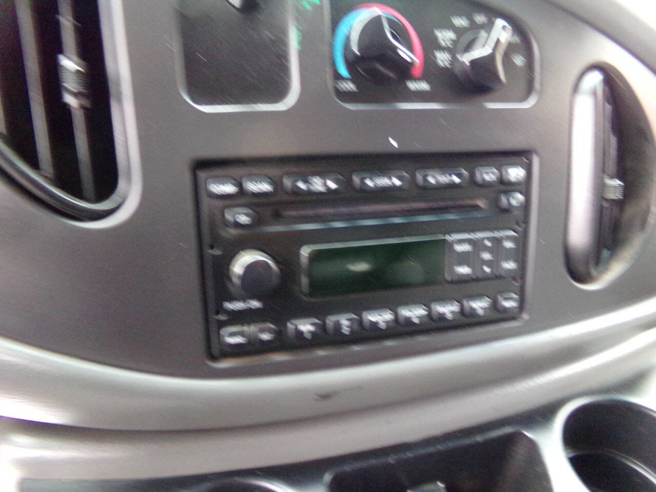 Used 2006 Ford E-250 and Econoline 250 RWD image 34