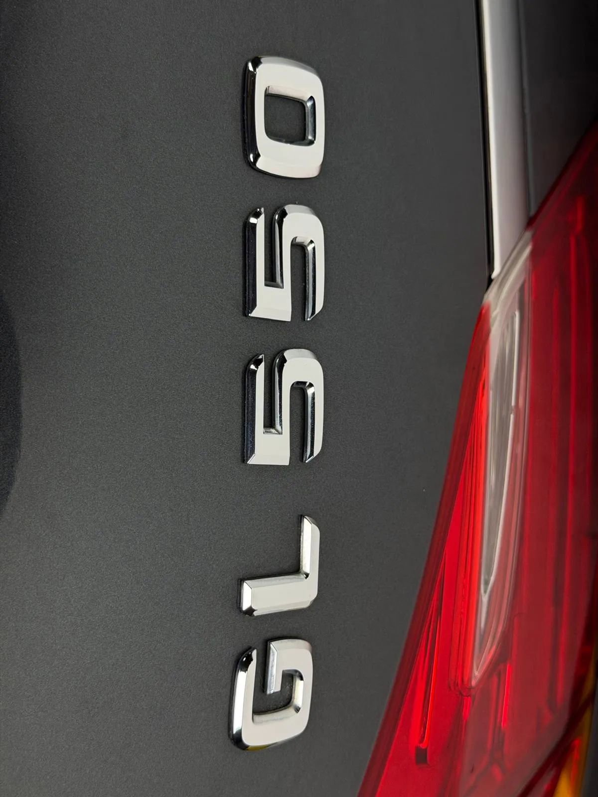 Used 2015 Mercedes-Benz GL 550 4MATIC image 11
