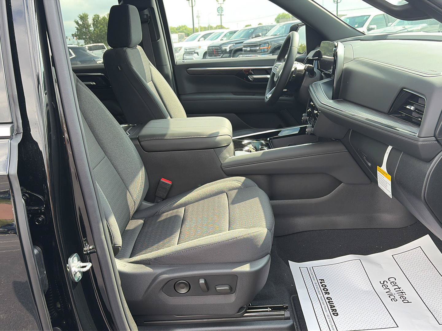 New 2026 Chevrolet Tahoe LS w/ LPO, Dark Essentials Package AWD/4WD image 19