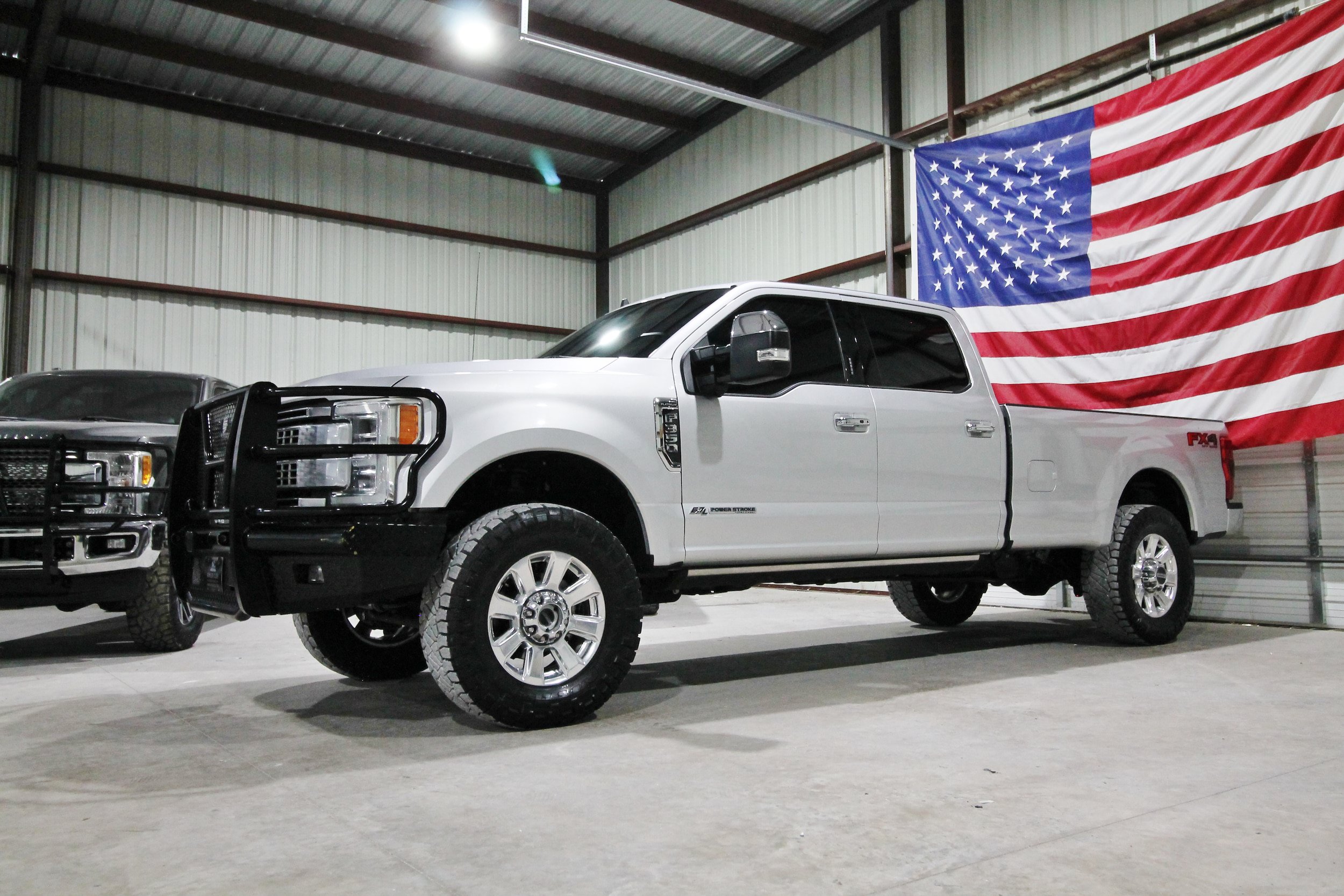 Used 2019 Ford F350 Platinum w/ Platinum Ultimate Package AWD/4WD image 1