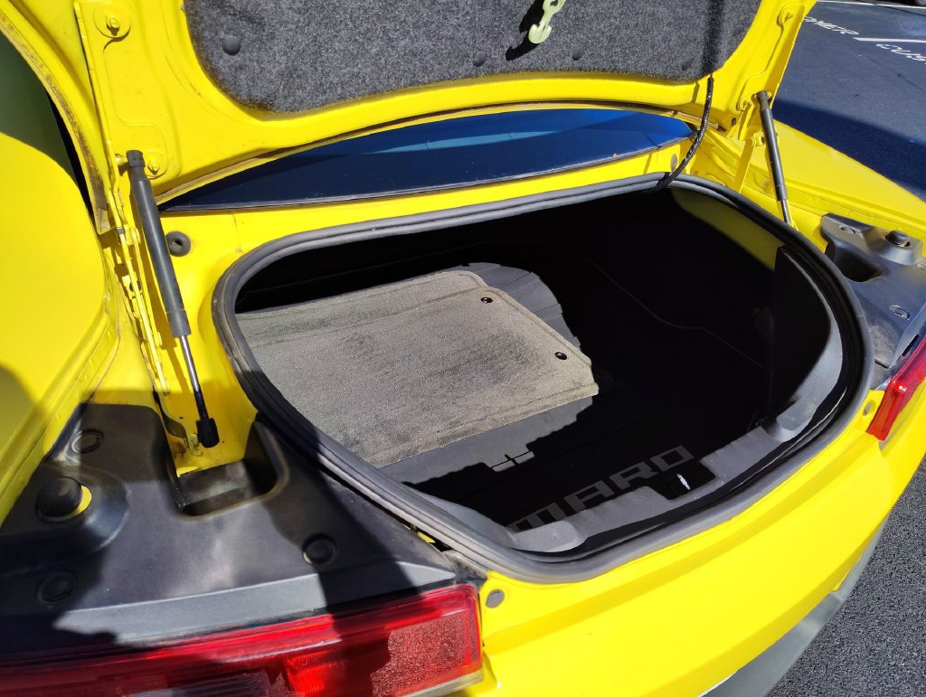 Used 2015 Chevrolet Camaro SS RWD image 30