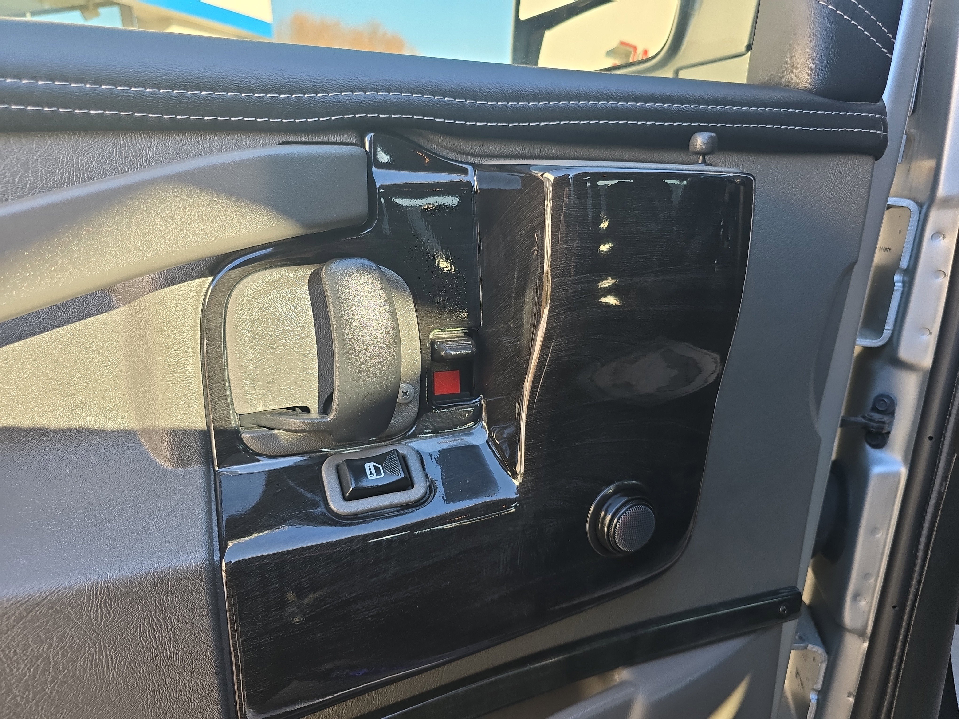 Used 2021 Chevrolet Express 2500 LS w/ Enhanced Convenience Package image 28