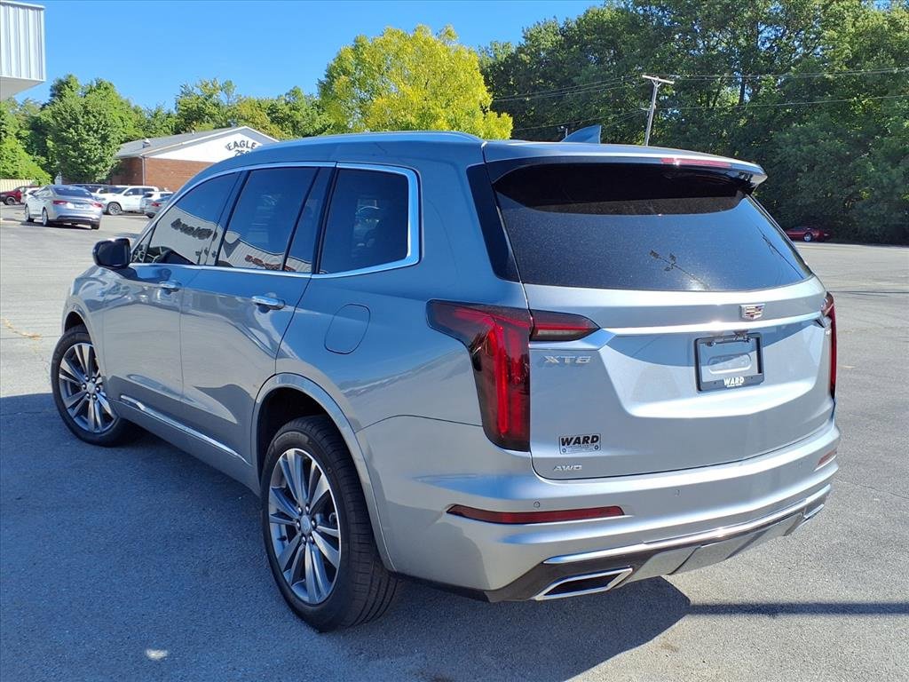 Used 2025 Cadillac XT6 Premium Luxury image 4