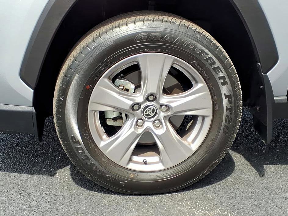 Used 2025 Toyota RAV4 XLE image 9