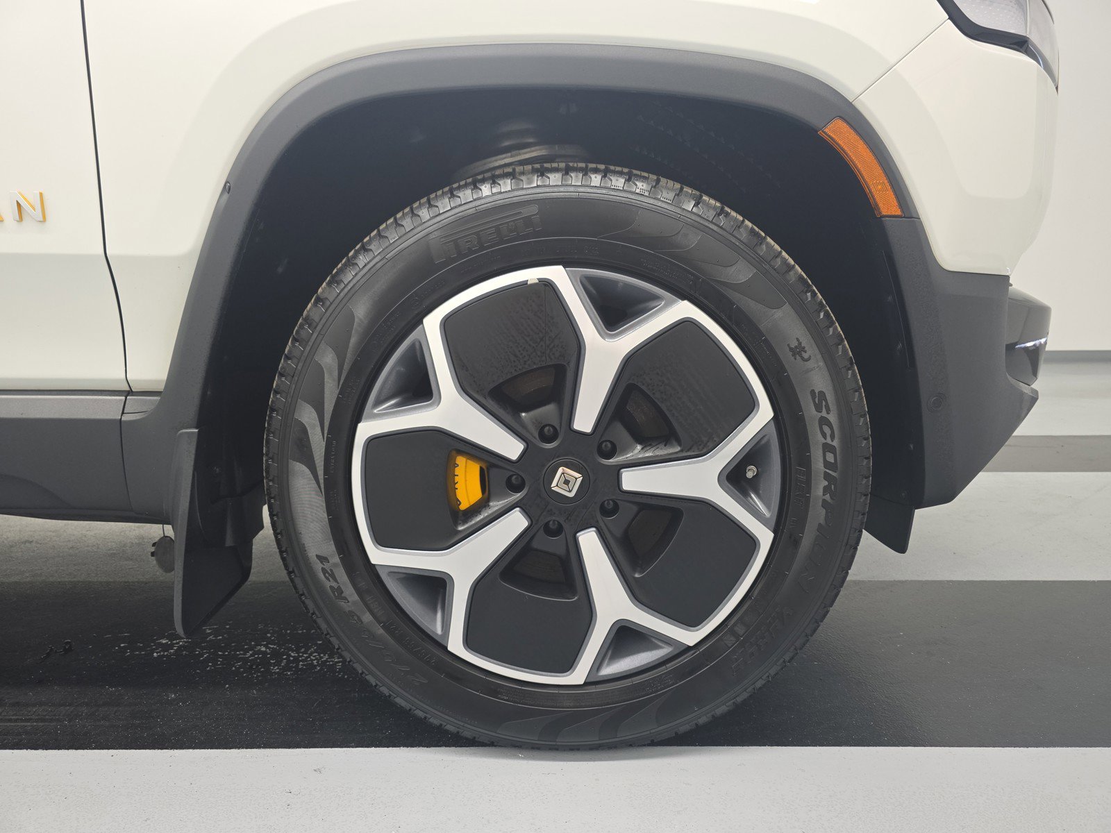 Used 2023 Rivian R1T Adventure AWD/4WD image 11