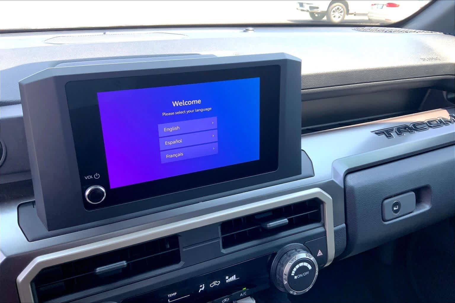 Used 2025 Toyota Tacoma SR5 AWD/4WD image 34
