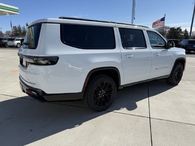 New 2026 Jeep Grand Wagoneer L Limited AWD/4WD image 9