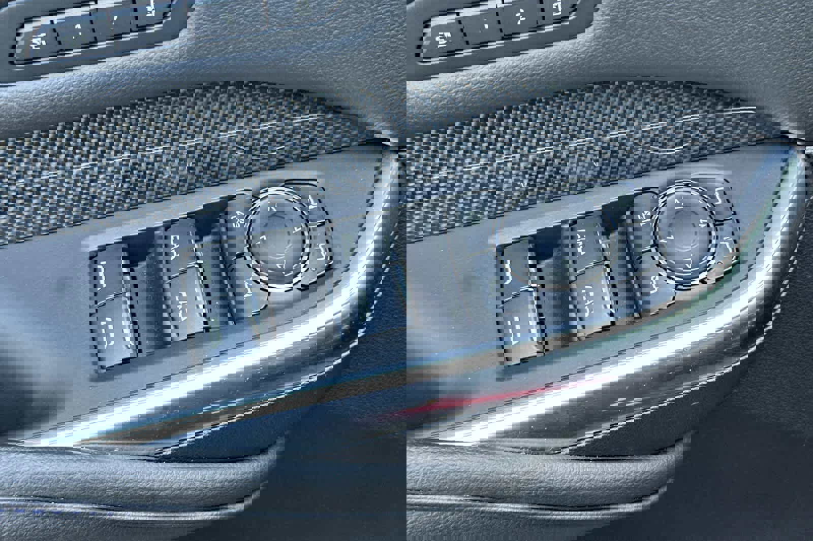 Used 2024 Cadillac XT4 Sport w/ Technology Package image 13