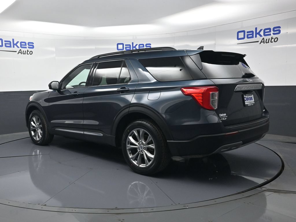 Used 2022 Ford Explorer XLT w/ Equipment Group 202A AWD/4WD image 5