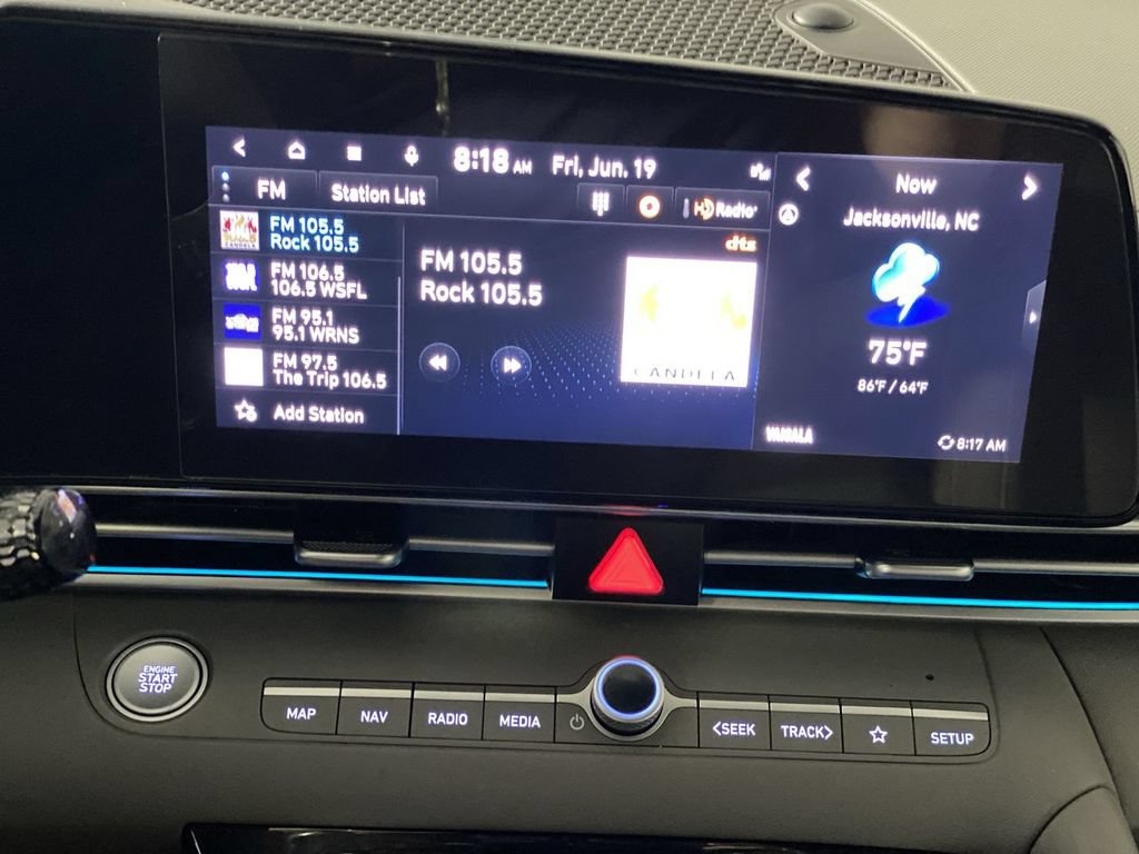 Used 2024 Hyundai Elantra Blue FWD image 12
