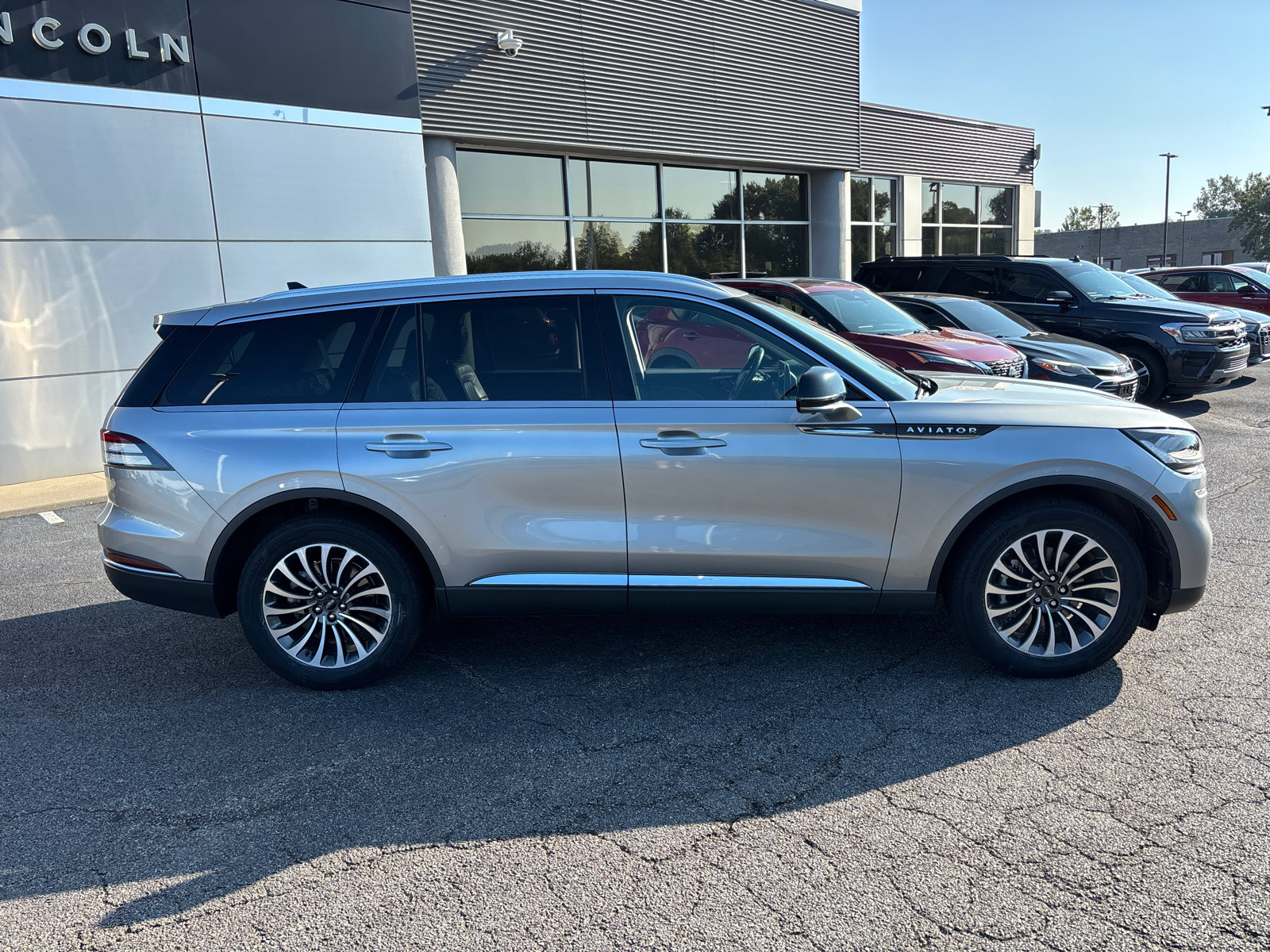 Certified 2021 Lincoln Aviator Reserve w/ Elements Package Plus AWD/4WD image 8