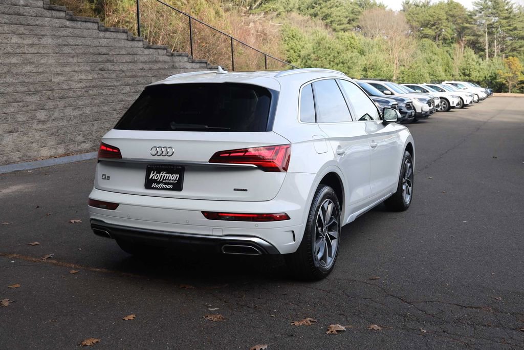 Used 2023 Audi Q5 2.0T Premium w/ Convenience Package image 5