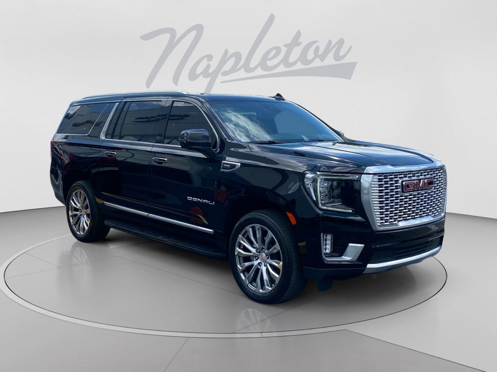 Used 2024 GMC Yukon XL Denali AWD/4WD image 3
