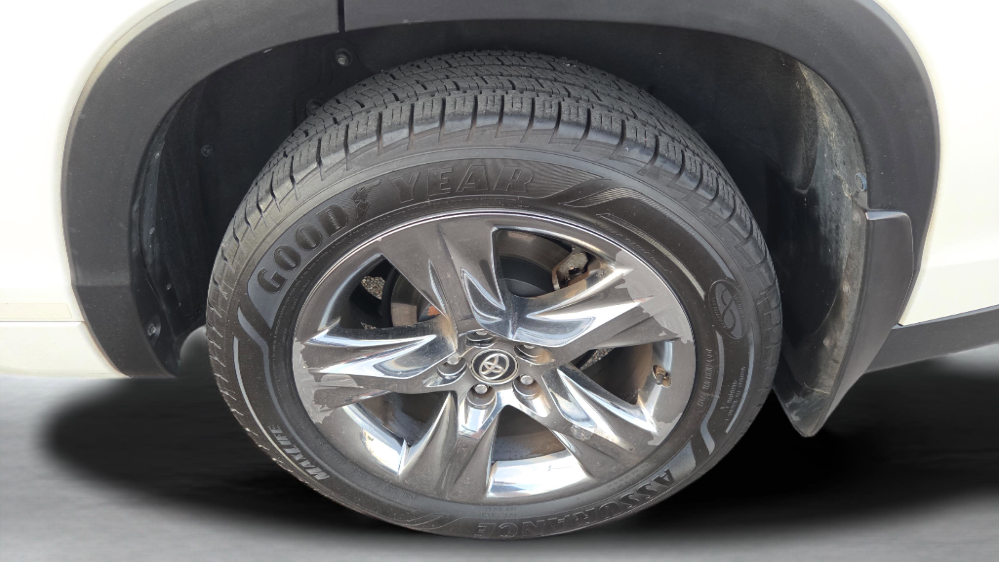 Used 2018 Toyota Highlander Limited Platinum image 24