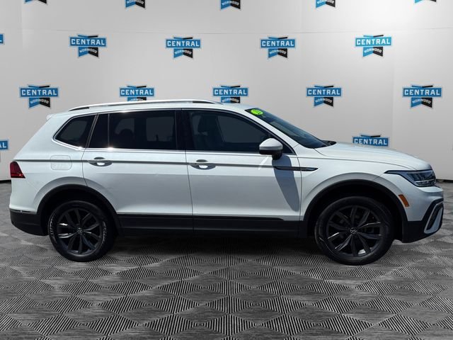 Used 2023 Volkswagen Tiguan SE AWD/4WD image 6