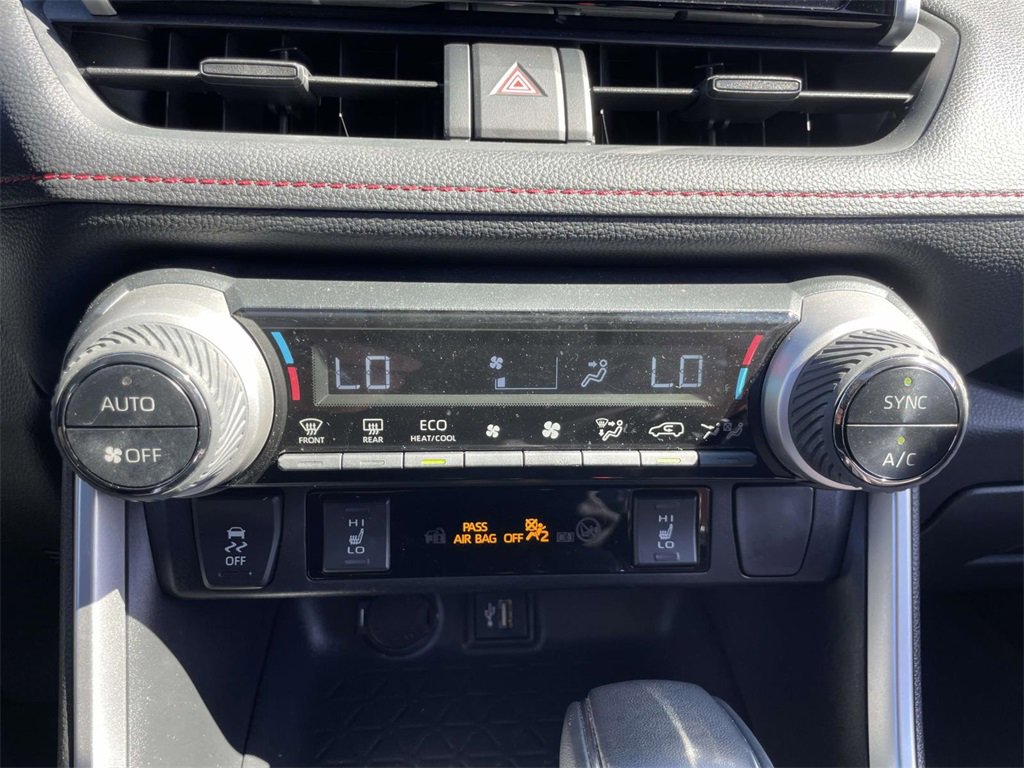 Used 2023 Toyota RAV4 SE image 30