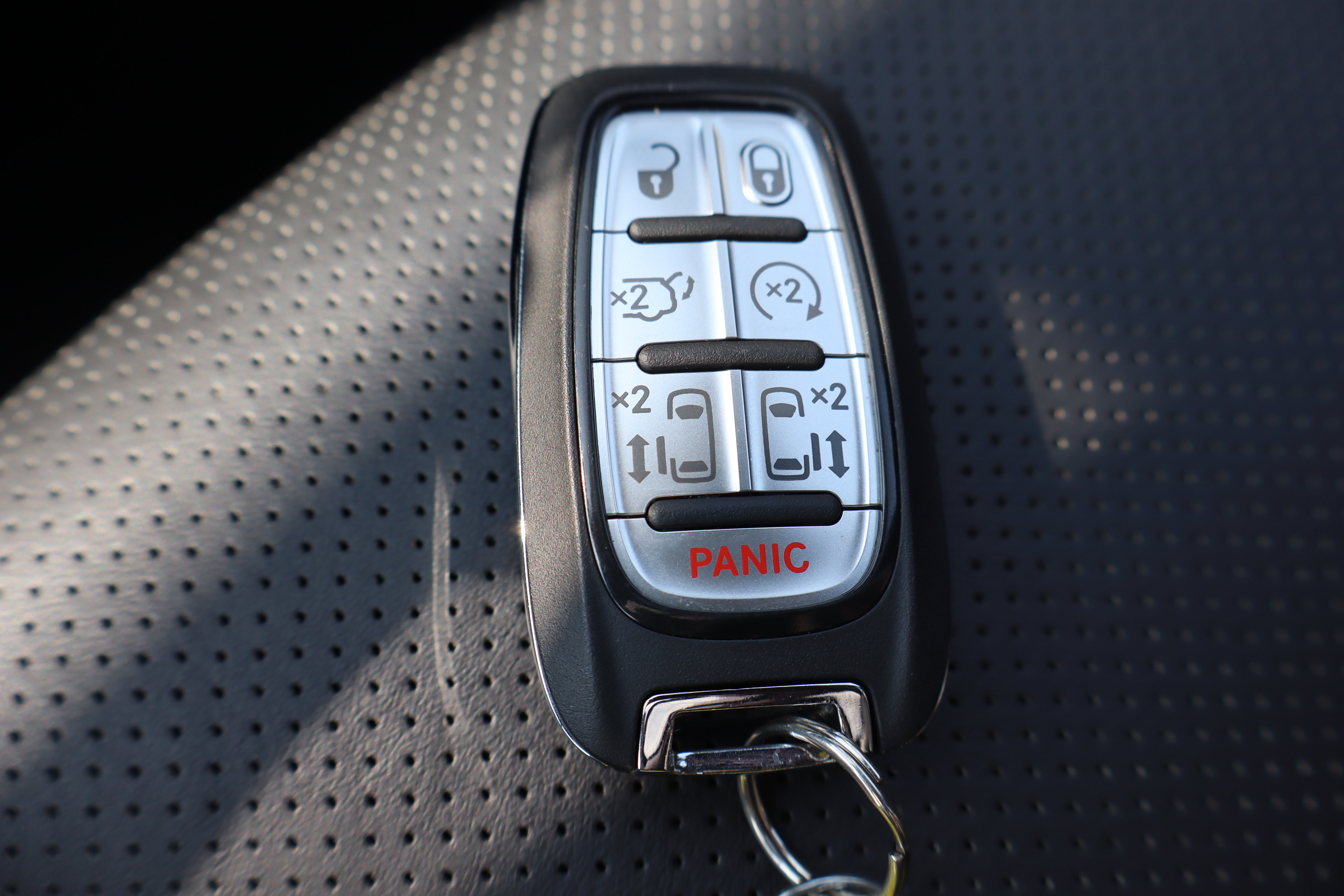 Used 2024 Chrysler Pacifica Premium FWD image 36