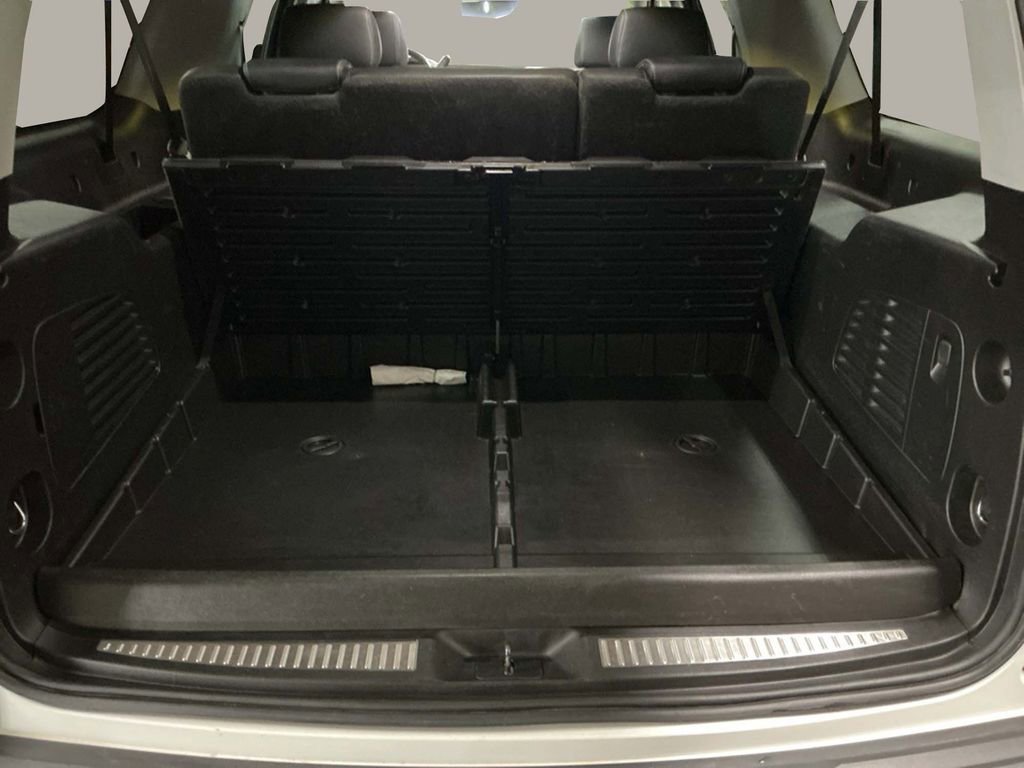 Used 2019 Chevrolet Suburban LT image 30