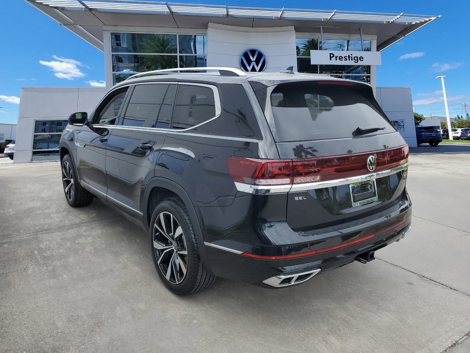 New 2025 Volkswagen Atlas SEL Premium R-Line image 3