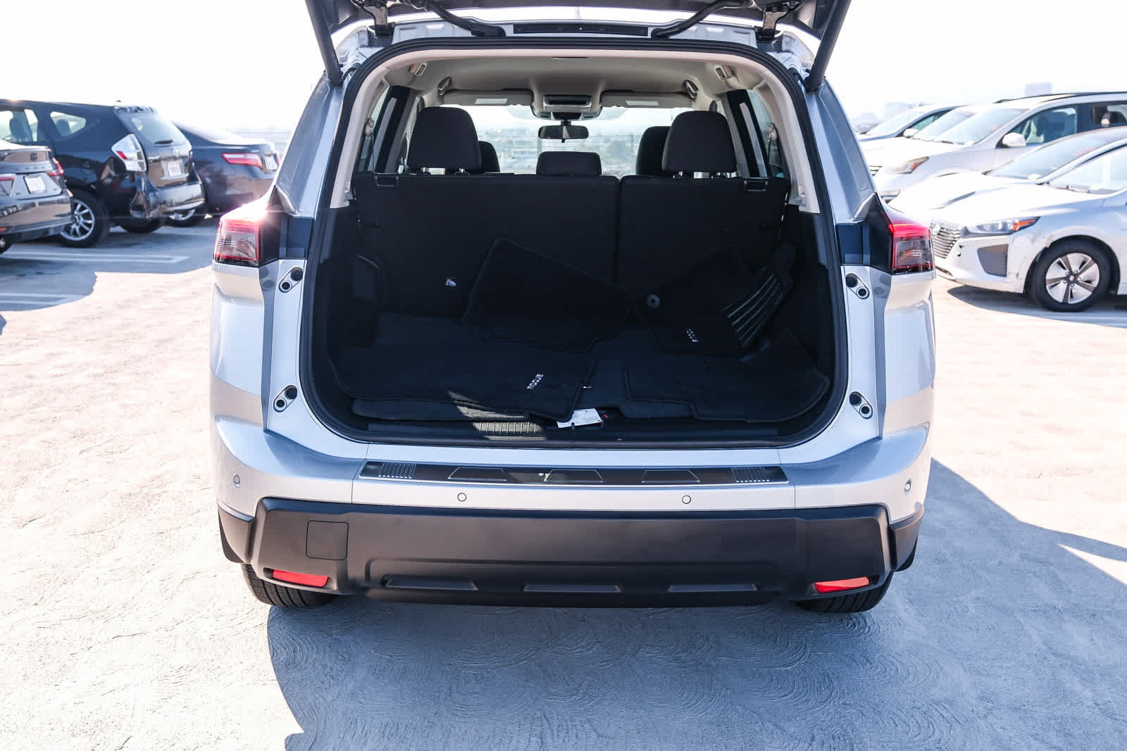 Used 2025 Nissan Rogue SV AWD/4WD image 27