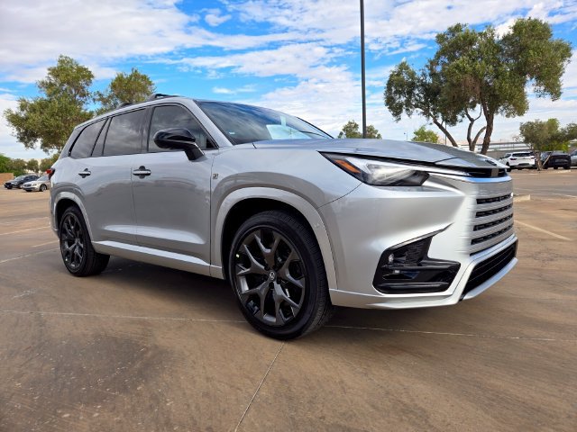 New 2026 Lexus TX 500h AWD w/ Technology Package image 2