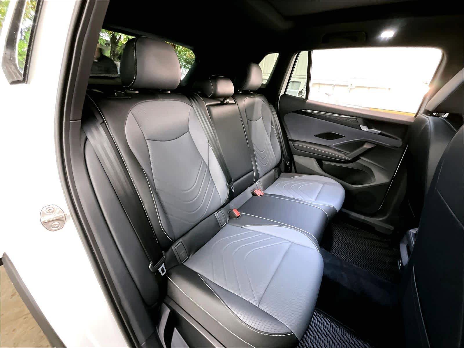 New 2026 Volkswagen Tiguan SE R-Line FWD image 27