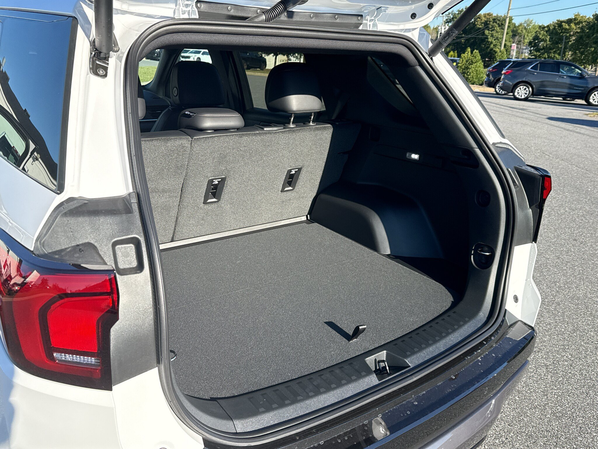 New 2027 GMC Terrain AT4 w/ Convenience Package III AWD/4WD image 21