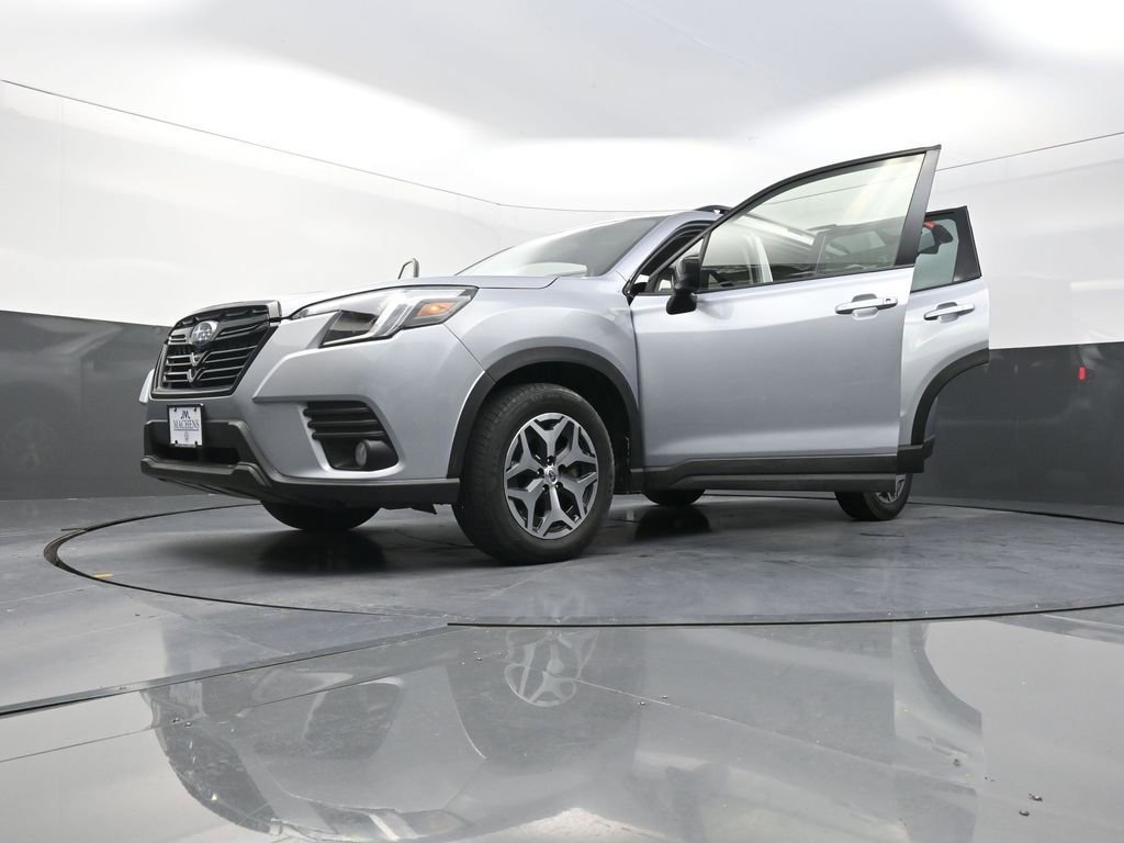 Used 2023 Subaru Forester Premium image 33