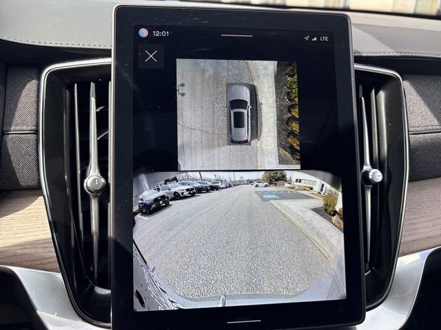 Used 2025 Volvo XC90 B5 Plus image 27