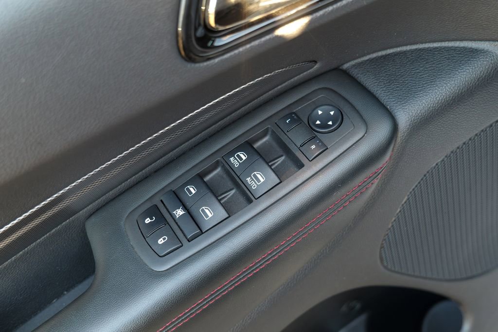 Used 2022 Dodge Durango R/T w/ Blacktop Package AWD/4WD image 19