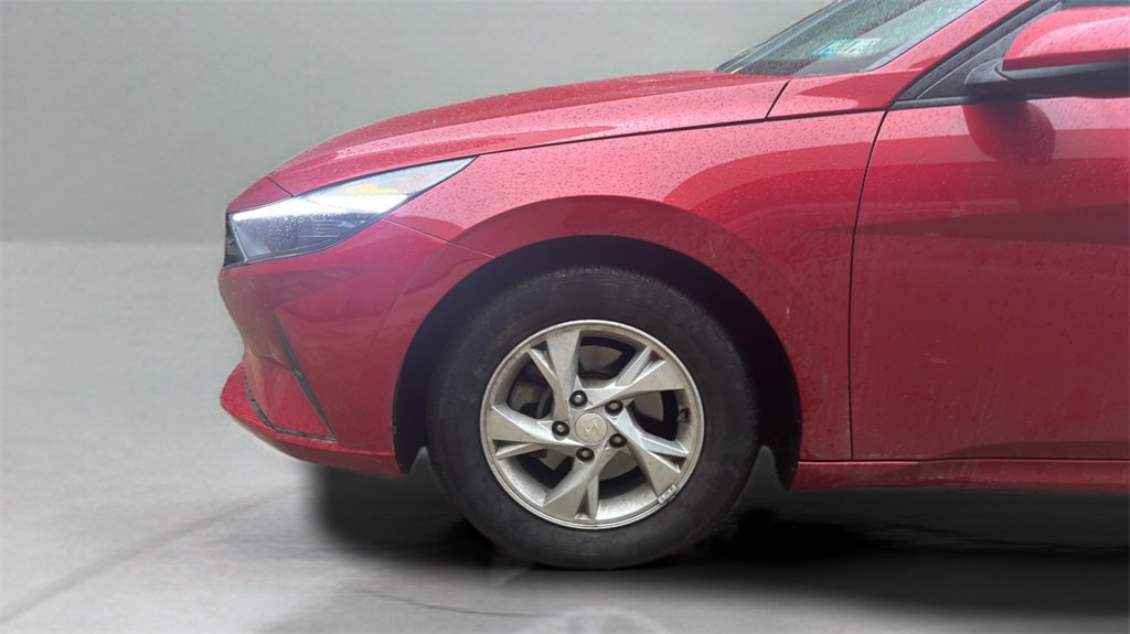 Used 2021 Hyundai Elantra SE image 9