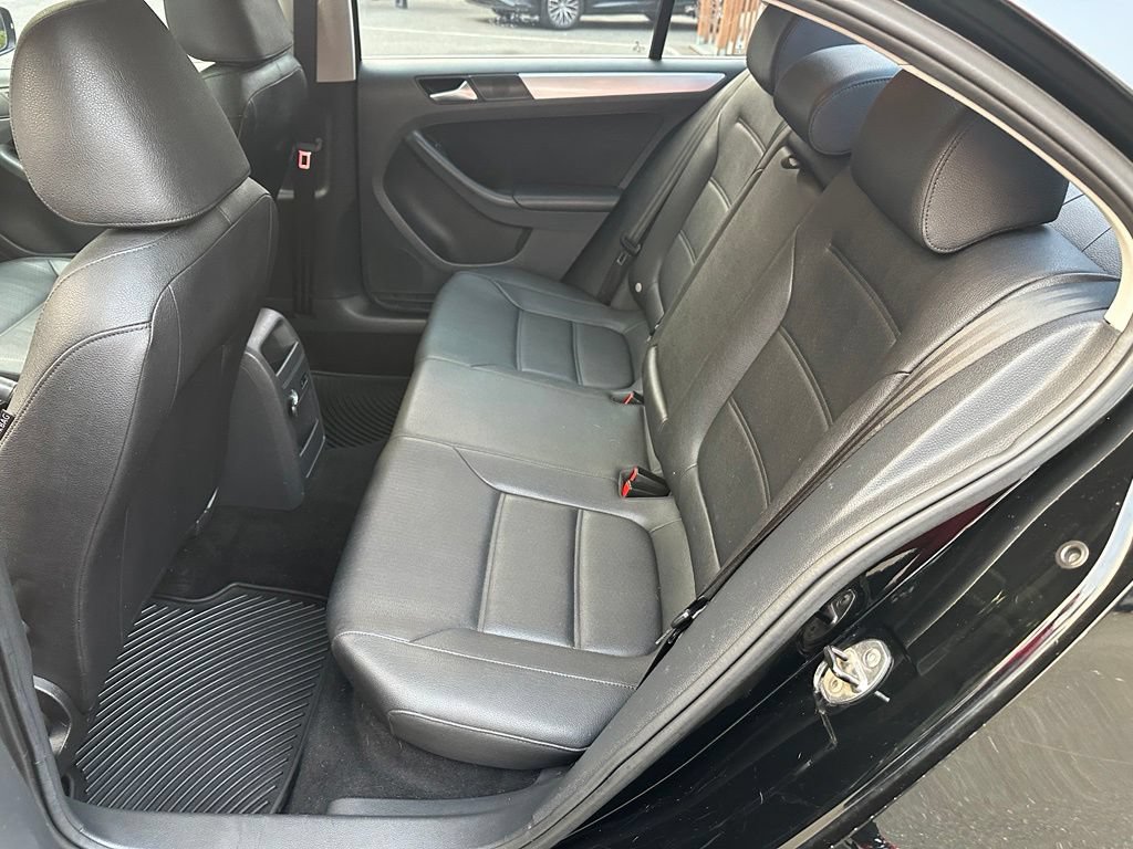 Used 2012 Volkswagen Jetta TDI FWD image 10