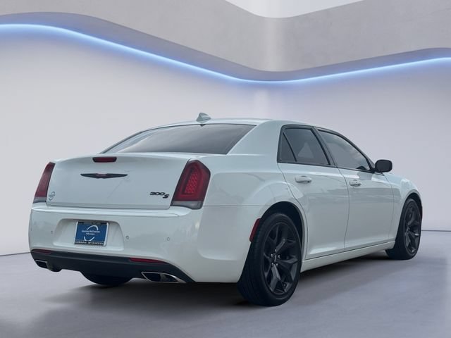 Used 2023 Chrysler 300 S RWD image 5