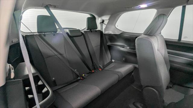 Used 2025 Toyota Grand Highlander FWD image 24
